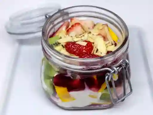 Iogurte Grego com Frutas Frescas